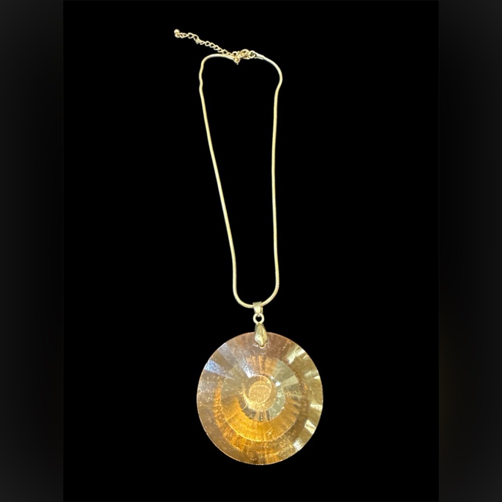 Gold Round Pendant Necklace | Adjustable - Picture 3 of 5